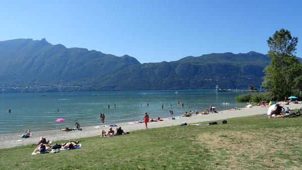 Baignade au lac du Bourget